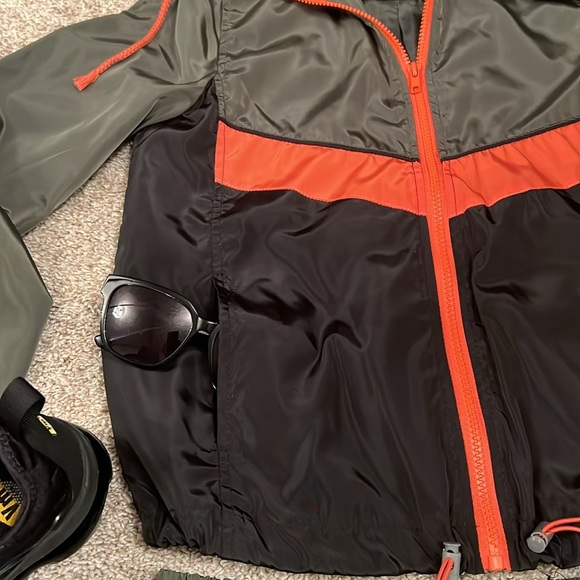 2 pc windbreaker skirt set - Picture 5 of 14